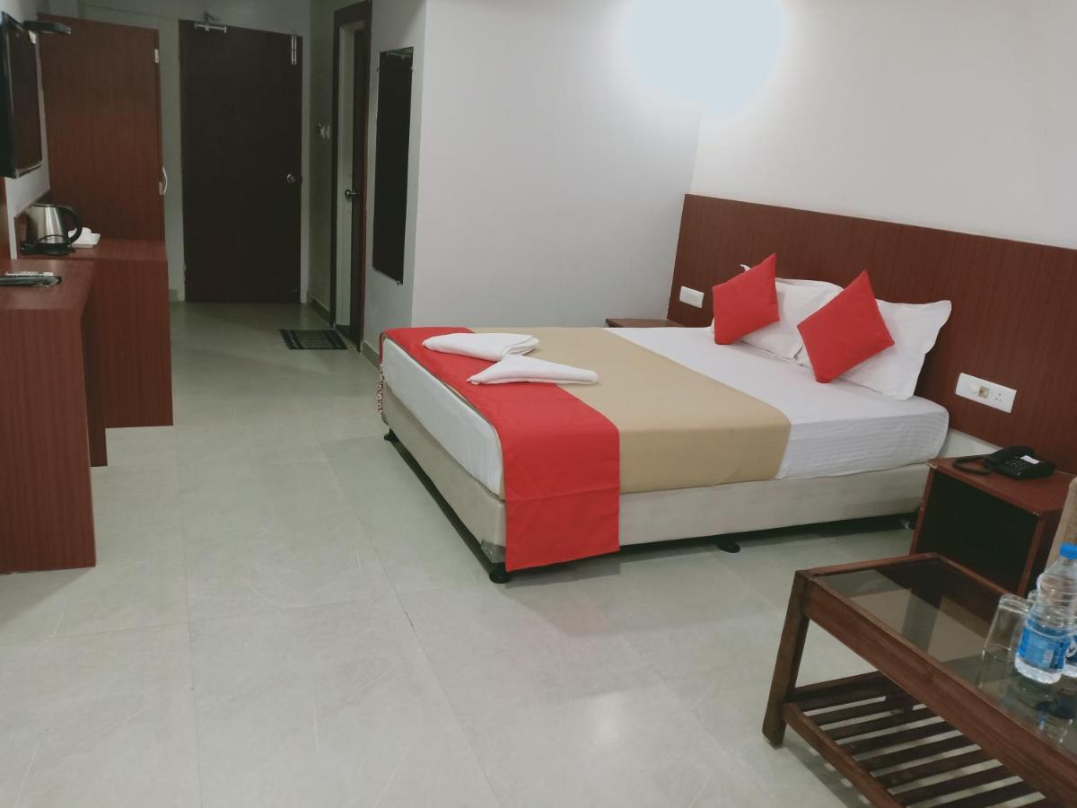 Hotel Janaki Pride プリ エクステリア 写真