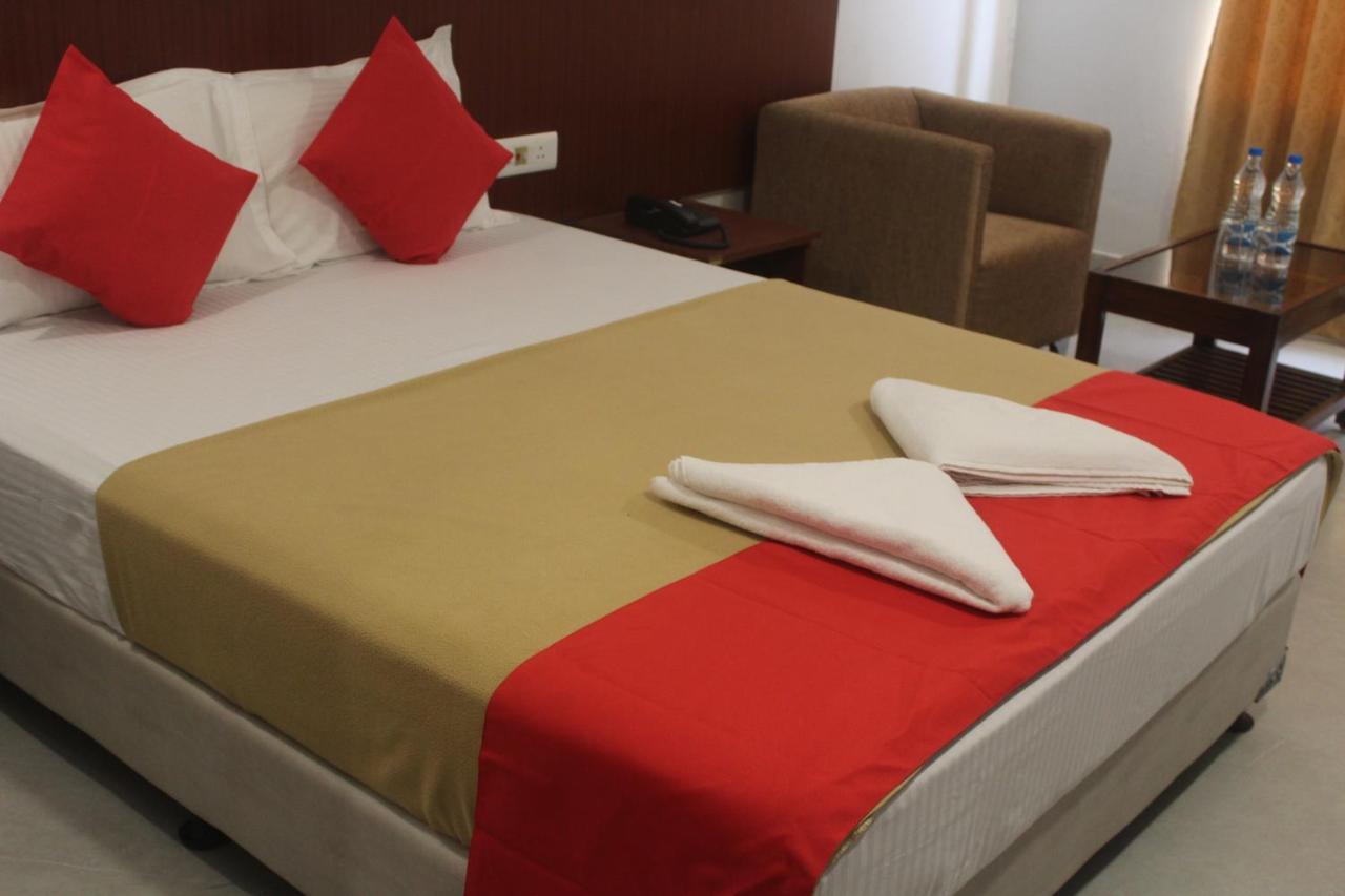 Hotel Janaki Pride プリ エクステリア 写真