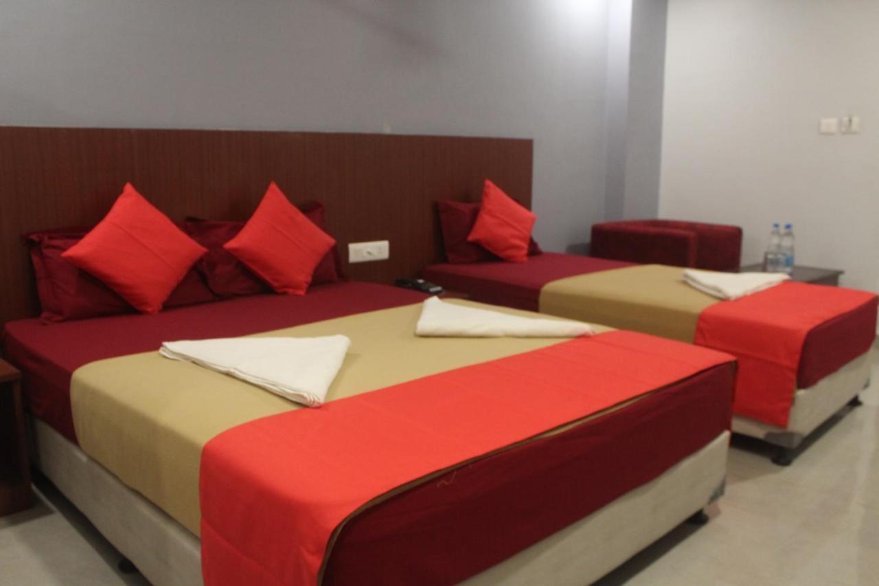 Hotel Janaki Pride プリ エクステリア 写真